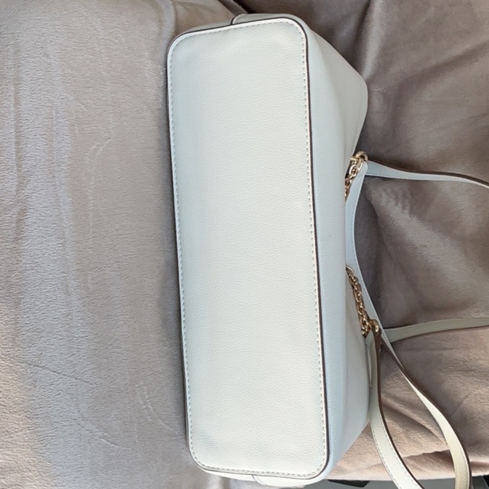 Anne Klein Off White and Gold Shoulder Bag with Chain Details Like New! - Picture 6 of 14